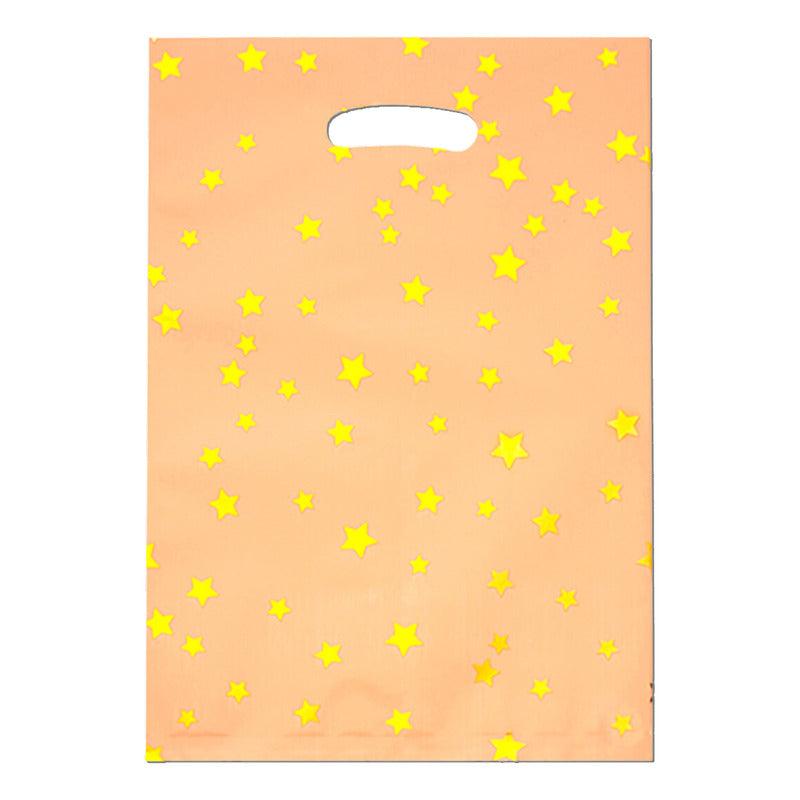 Bolsa metalizada color piel con diseño de estrellas doradas.