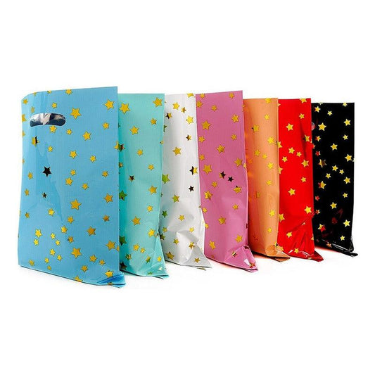 Set de 10 bolsas metalizadas con estrellas doradas extendidas en posición horizontal.
